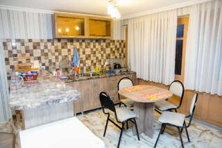 Гостевой дом Apartamenti Gomi 17 Тбилиси Номер-студио с террасой-4